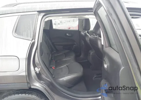 2021 Jeep Compass Limited 4X4 z USA, uszkodzony, nr VIN 3C4NJDCB4MT556893